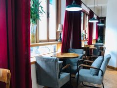 靠窗位-雕刻时光咖啡馆(南院门店)