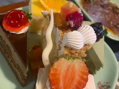 奶油小蛋糕-九寸花汀海鲜烤肉自助(中东迪克店)