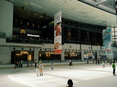 -冰纷万象滑冰场(深圳万象城店)