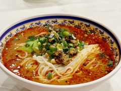 四川担担面-鑫巴蜀小镇 · 水煮鱼专研店(玉桥店)