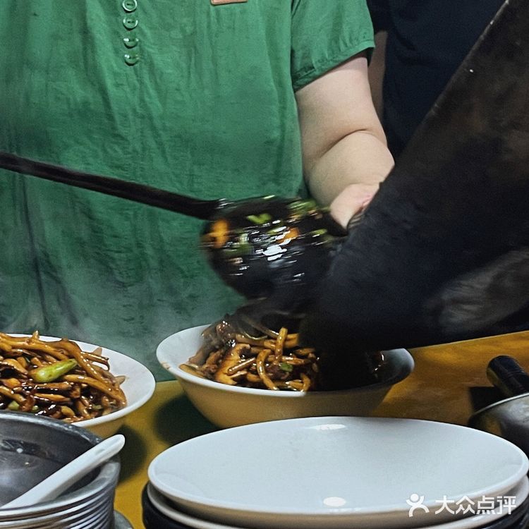 SHANGHAI I 魔都深夜街边小摊硬核炒面🥢