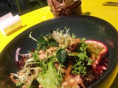 烟熏香草三文鱼蔬菜色拉-MIKAKU(万达广场上海宝山店)