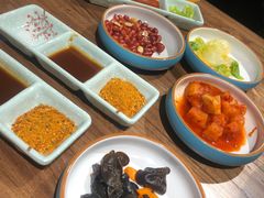 -明洞阿姨·韩式酱蟹烤肉·创意料理(三元桥店)