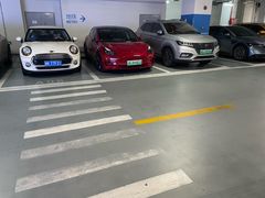 -虹桥天地-停车场