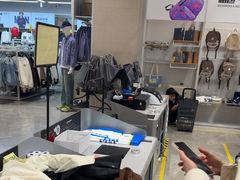 -BIGOFFS 超级折扣(仁恒伊势丹店)