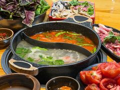 -苗阿哥酸汤牛肉火锅(体育场店)