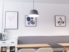 -樱花里音乐餐吧·牛扒椰子鸡(东圃店)