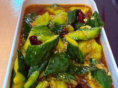刀拍黄瓜-特色酱椒鱼私房菜(黄鹤楼店)