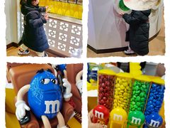 -m豆巧克力世界(上海世茂广场店)