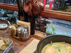 -银米·云南传统过桥米线(双廊黑金冠店)