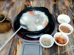 -阿婆情腊排骨火锅(金虹路店)