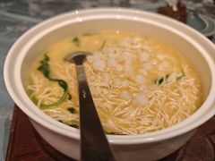手剥虾仁煮干丝-扬州香格里拉·香宫中餐厅