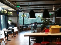 大堂-肯德基(湾畔店)