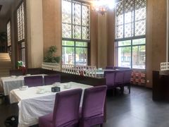 靠窗位-余家庄肥肠鱼地方汤锅(银杏大道店)