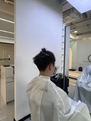 -V7 HAIR SALON