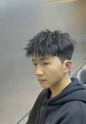 -宫铭烫发染发接发店