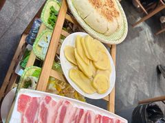 -有一锅·野生菌黑山羊腊排骨火锅(古城北门店)