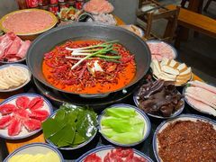 -渝嘴小老弟老火锅(华新村店)