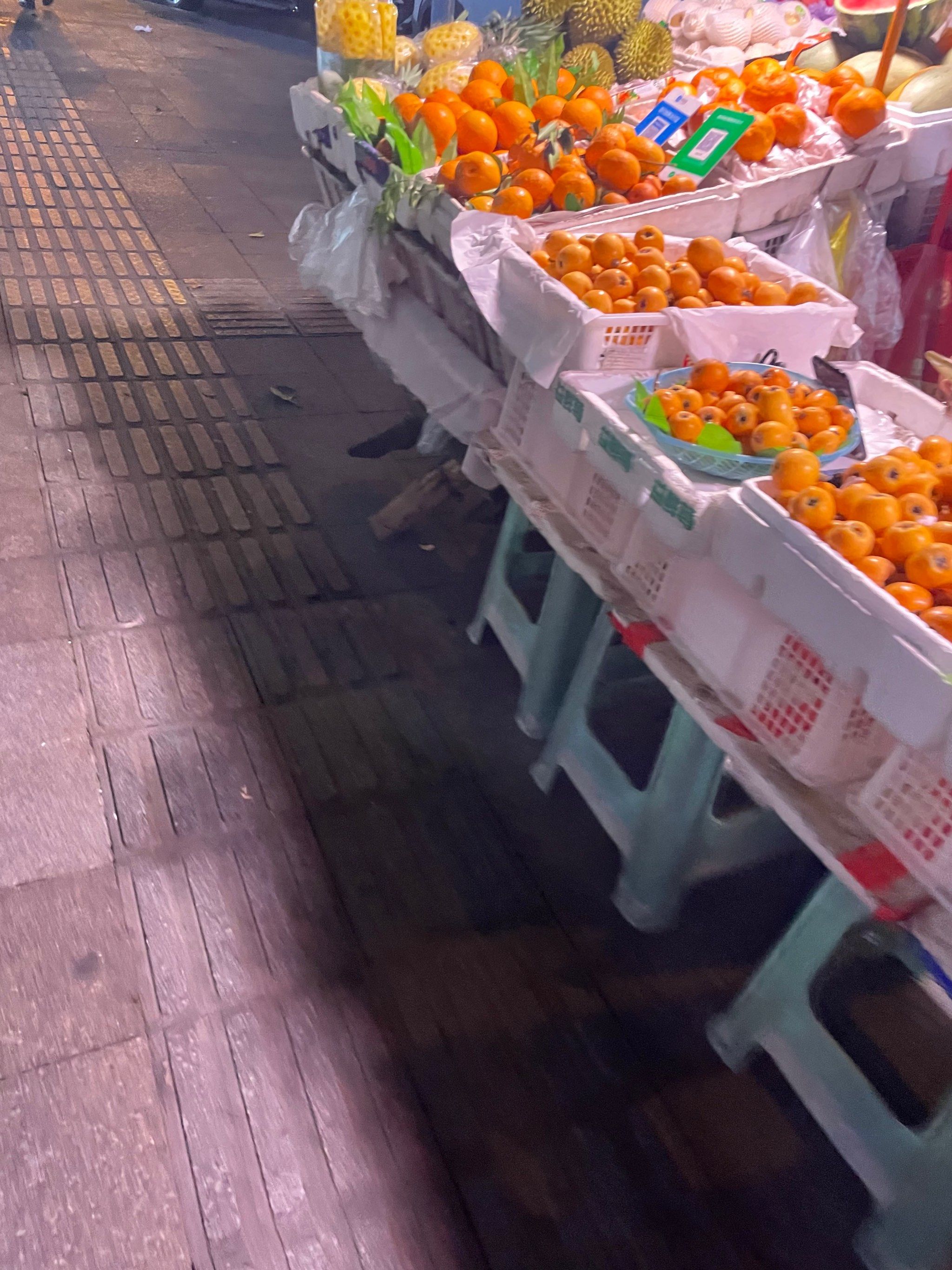 天天领红包 科园四路夜市一条街的水果摊摊,每天下午五六点的样子出