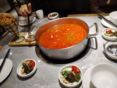 -野山舂·贵州现舂酸汤牛肉(民生路店)
