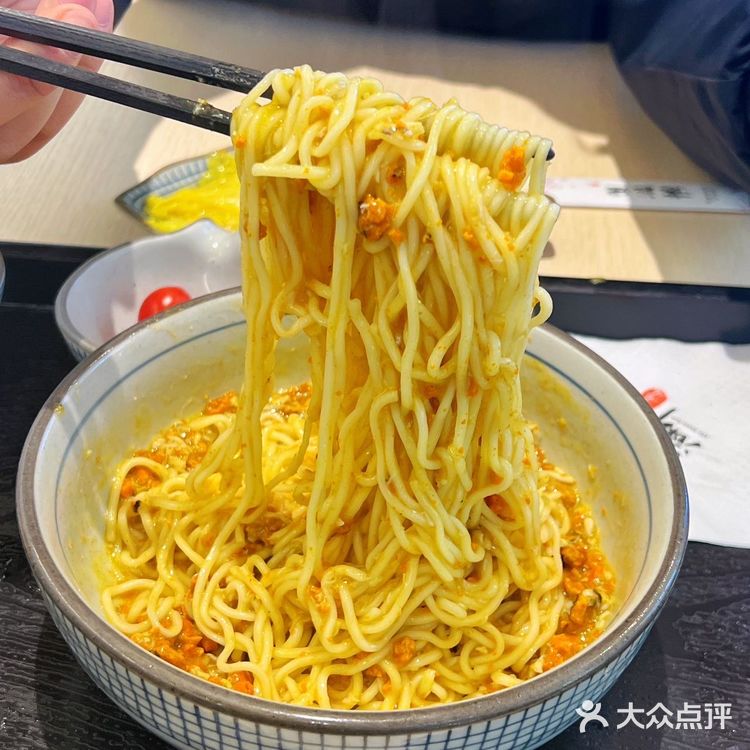 十二只螃蟹只为做一碗蟹黄捞饭