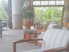 -亚龙湾喜来登·美景台大堂吧