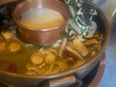 -慢丽江·云南野生菌土鸡锅(付家庄店)
