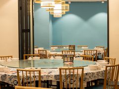 面包甜点陈列柜-松哥油焖大虾.小龙虾.黑鸭煲(海岸城店)