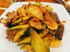 黄瓜拌牛肉-喇喇排骨火锅·传统韩式脊骨汤(望京西园总店)