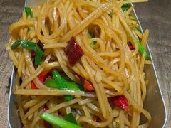 老饭盒土豆丝-东口码头·烧鸽子·鱼头泡饼·地方菜(金鹰悦城店)