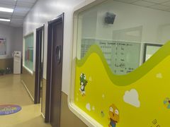 -瑞思少儿中心·少儿英语素养启蒙(勒泰直营校区)