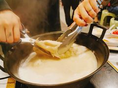 -鲜入围煮花胶鸡海鲜火锅