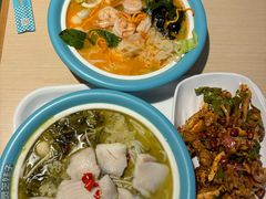 -灵芝妹子海鲜米线(劳动公园店)