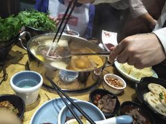 -左庭右院鲜牛肉火锅(金山万达店)