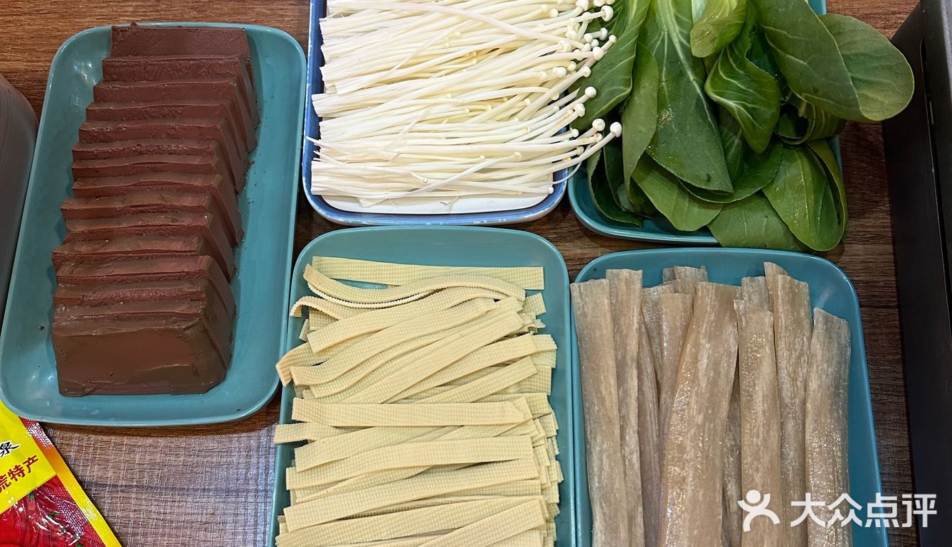 老铁，来一碗🔥东北老式麻辣烫充满地方特色的美食，团购优惠