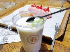-巴黎贝甜(大宁国际商业广场店)