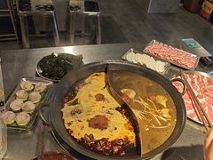 -鹿鸣山草本茶香火锅(园西路店)