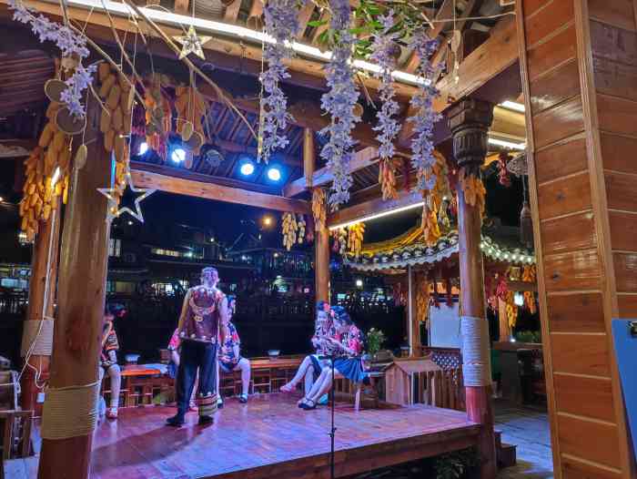 月伴湾饭庄-"一般般的口味,分量很大,慕名而去,略有失.