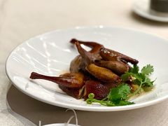 电饭煲乳鸽-太子园林酒家