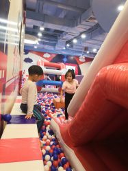 -利奥梦幻主题乐园(爱琴海购物公园店)