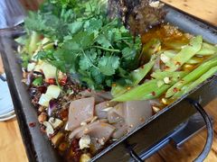 -宏兴烤鱼山庄(宣恩总店)