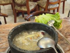 -鲁朗纳麦石锅鸡庄园