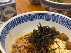 辣肉面-沪西老弄堂面馆(定西路店)