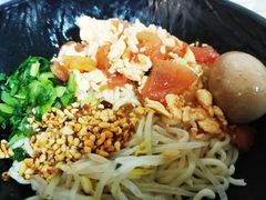 -两勺子一碗口水鸡拌面