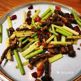 香椿炒饭，味道还不错，但不是很惊艳