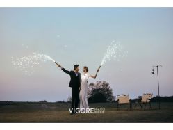 -雪中彩影婚纱摄影·微光艺术中心