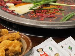 -黄潇洒老火锅(九眼桥宏济巷店)