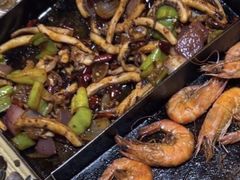 -老东镇啤酒屋海鲜加工·蒸汽海鲜·海鲜烧烤(台东店)