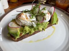 牛油果温泉蛋吐司-O'mills Sourdough Bakery&Bistro(永嘉路店)