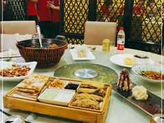 包厢-金杏·粘卷子 烤鸭 农家菜